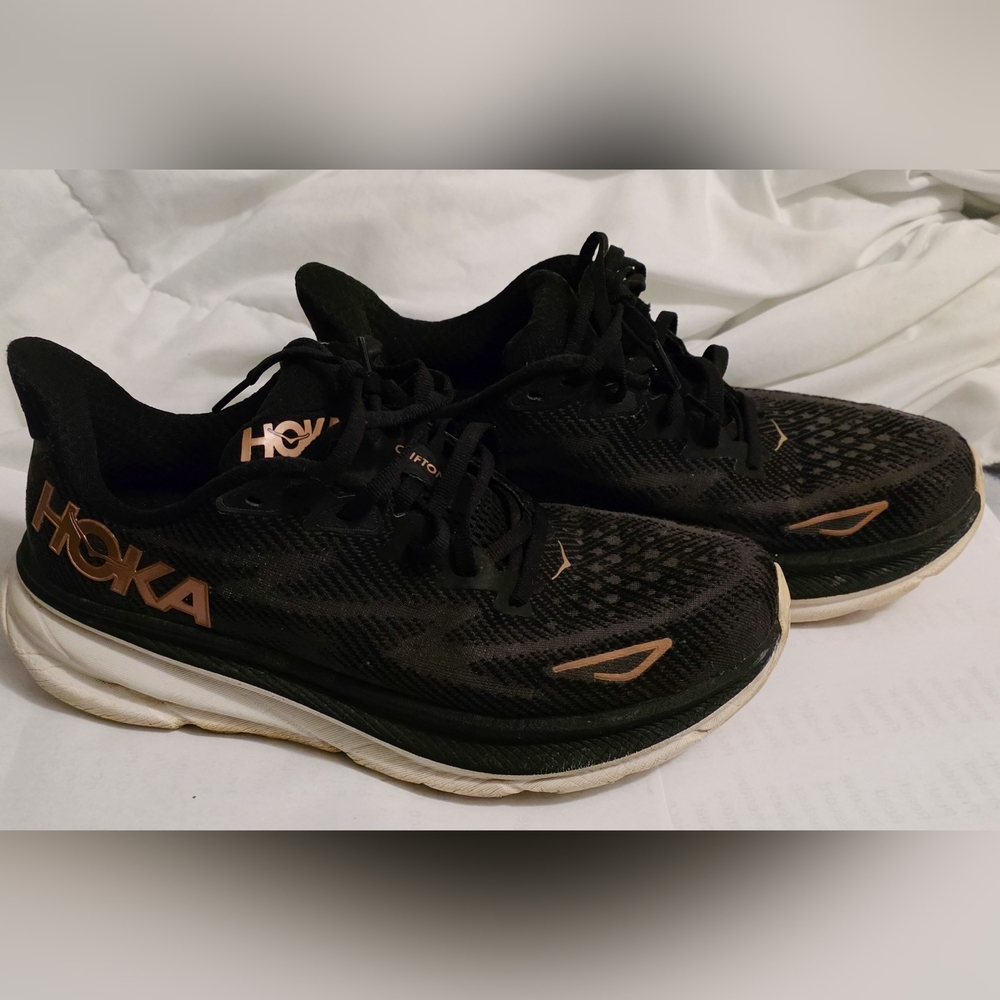 Clifton 9 shoes for women. Size 7.5